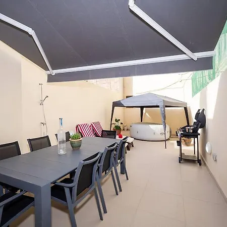 Appartement Traditional 3 Bedroom With Hot Tub