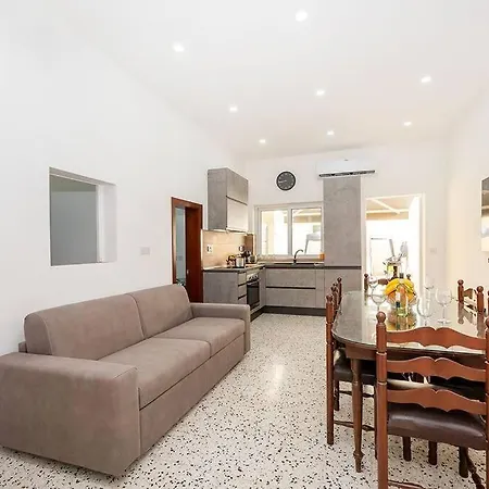 Traditional 3 Bedroom With Hot Tub Appartement *