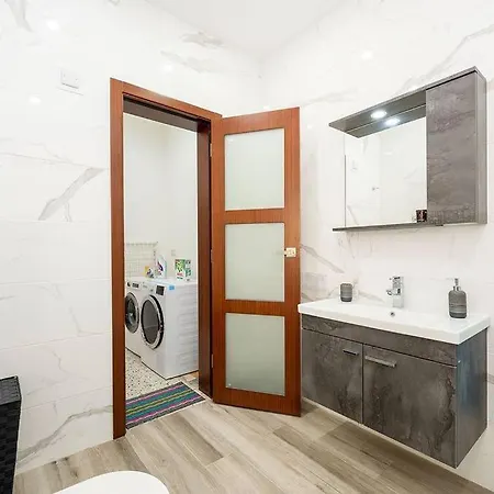Appartement Traditional 3 Bedroom With Hot Tub Rabat