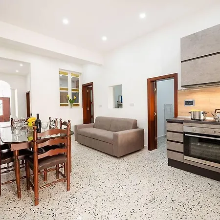 Traditional 3 Bedroom With Hot Tub Appartement *