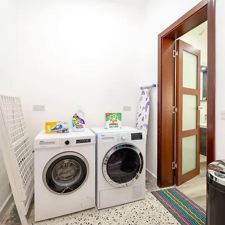 Traditional 3 Bedroom With Hot Tub Appartement *