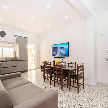 Appartement Traditional 3 Bedroom With Hot Tub *